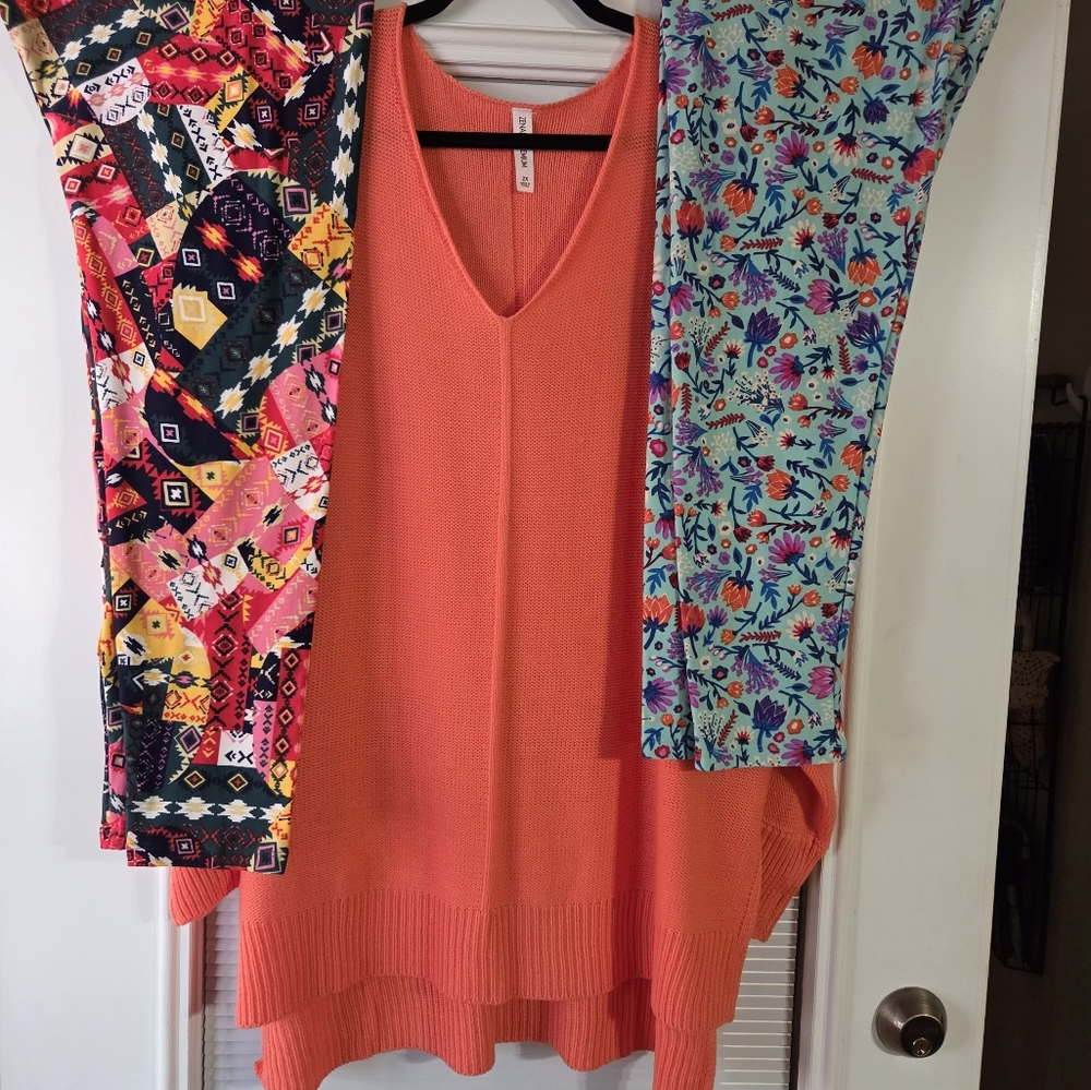 1 sweater v-neck top, 2 pairs of leggings